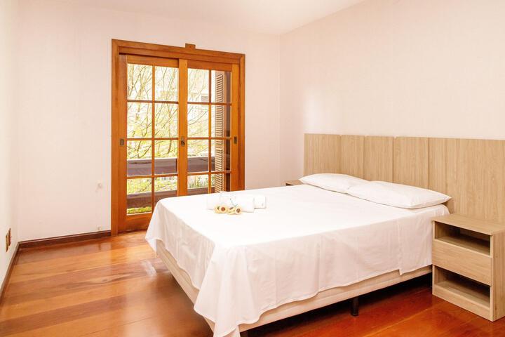 Room 5 of 24