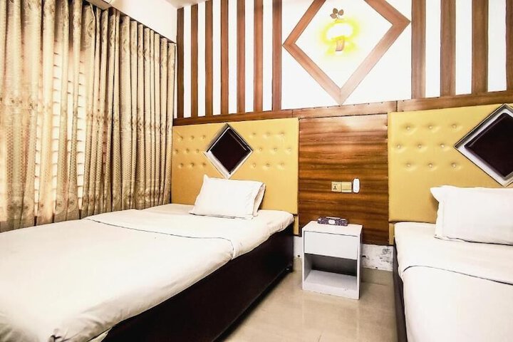 Room 10 of 24