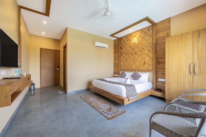Room 6 of 74