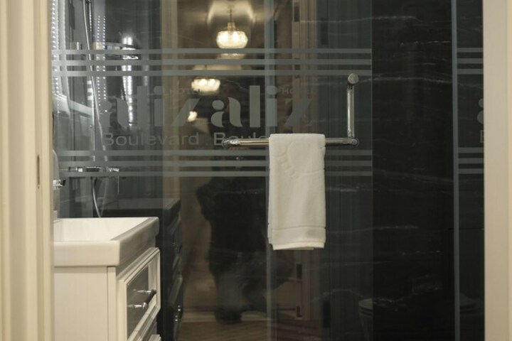 Room 33 of 67