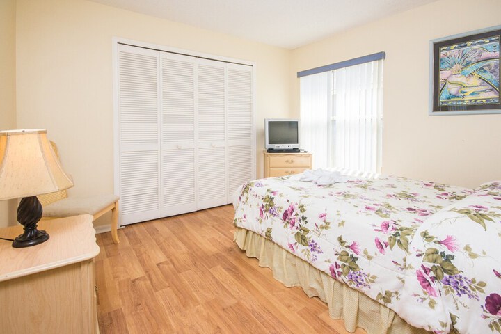 Room 6 of 17