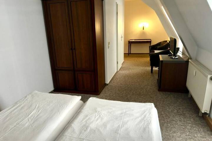 Room 5 of 66