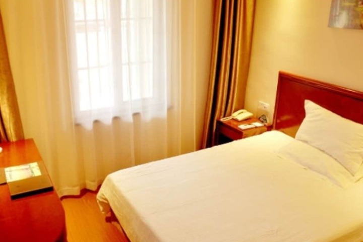 Room 9 of 59