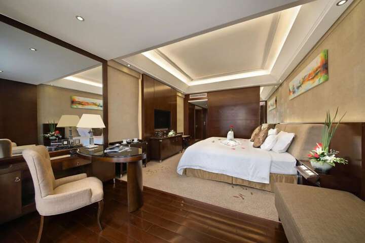 Room 11 of 65