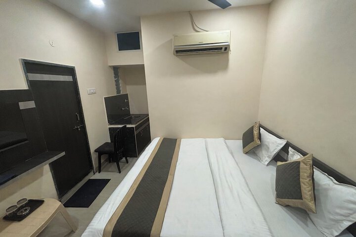 Room 5 of 26