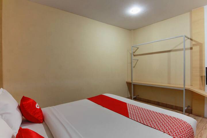 Room 12 of 33