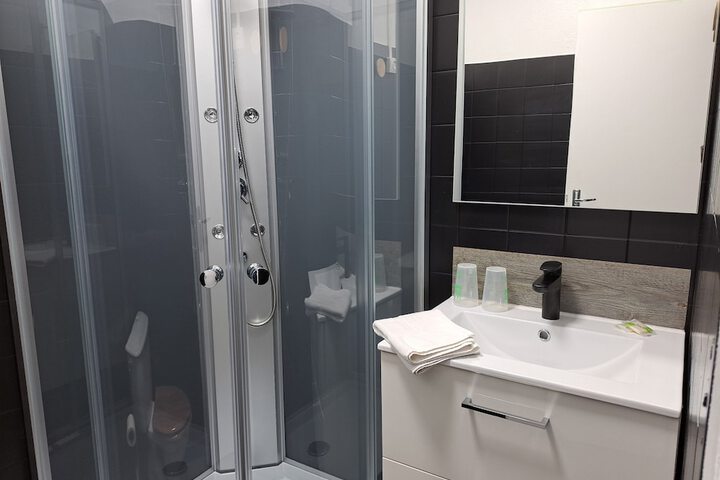 Room 6 of 21