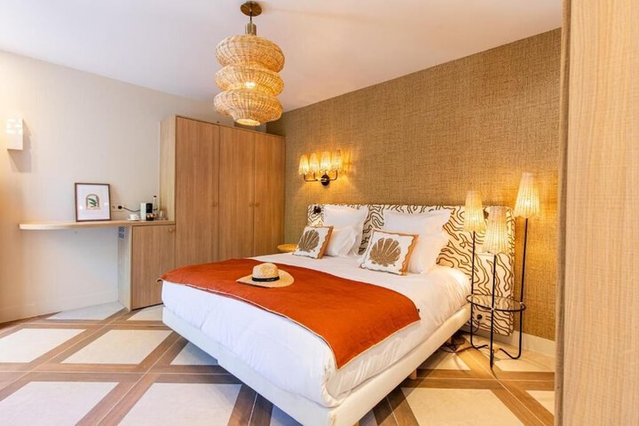 Room 2 of 29
