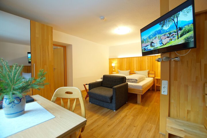 Room 13 of 74