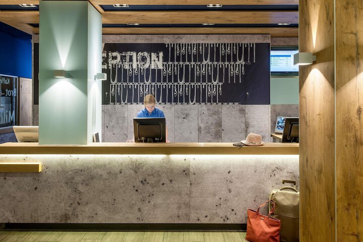 Hotel Entry