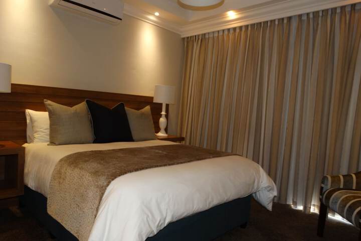 Room 5 of 25