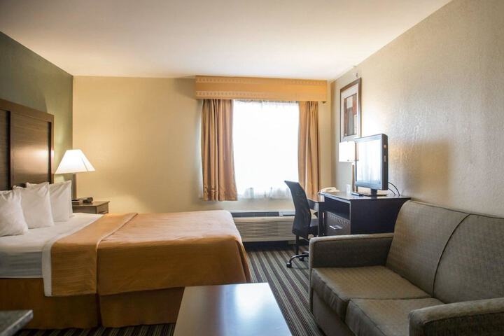 1 King Bed (2 of 5)