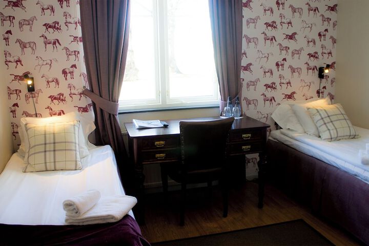 Room 12 of 65