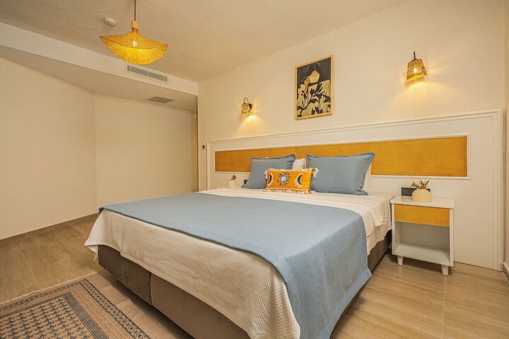 Room 5 of 89