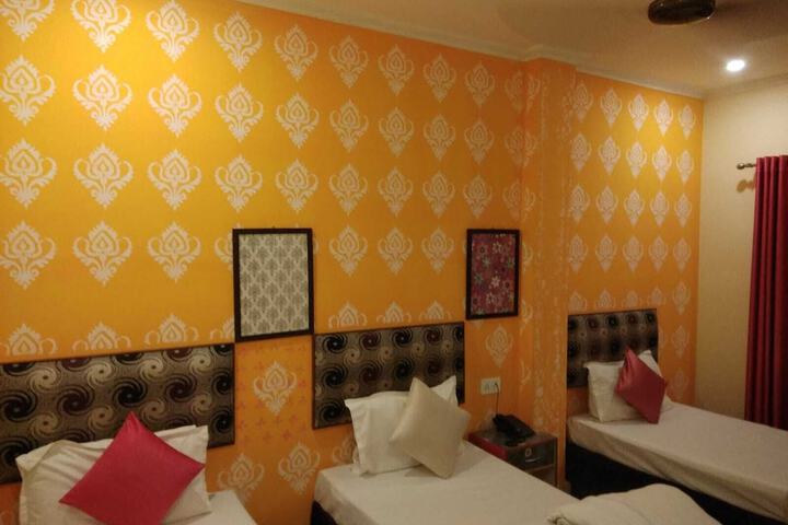 Room 28 of 90