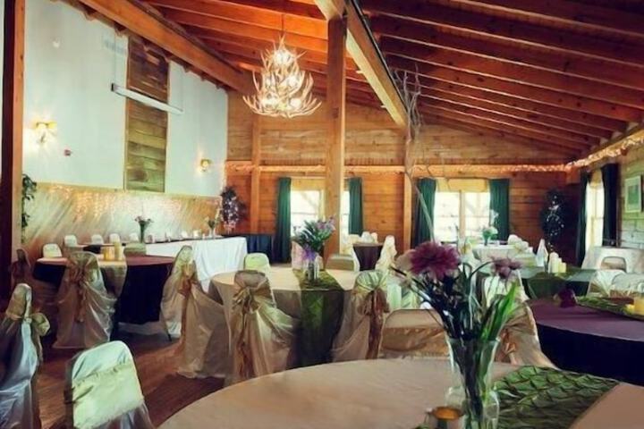 Ballroom/Hall 15 of 31