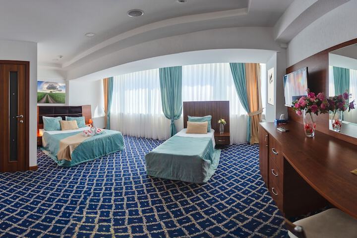 Room 15 of 32