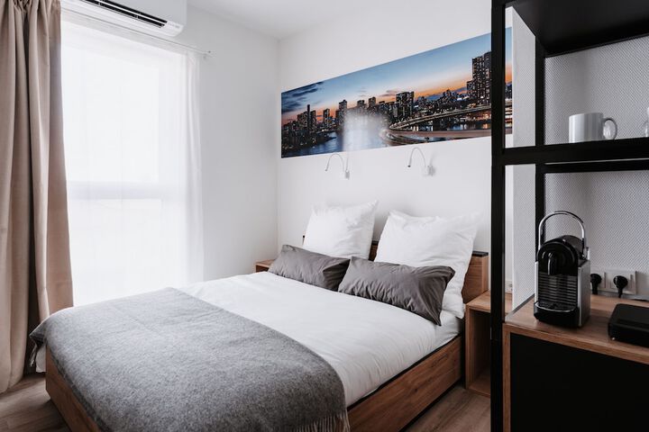 Room 49 of 86