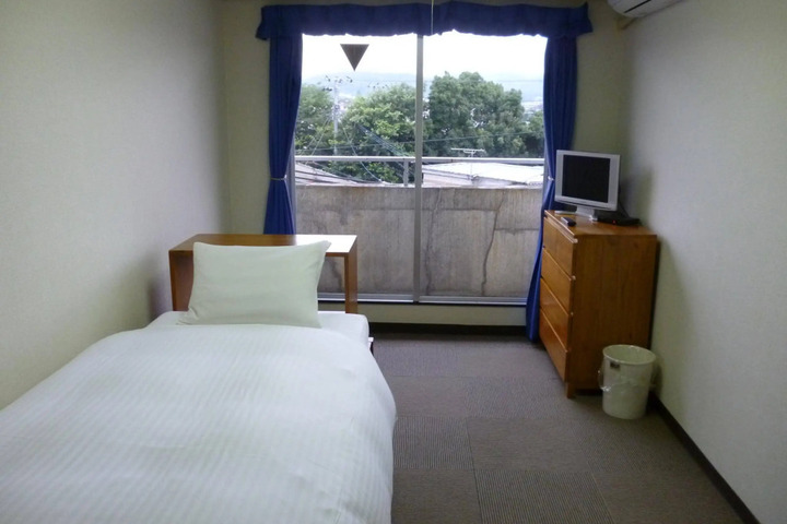 Photo 3