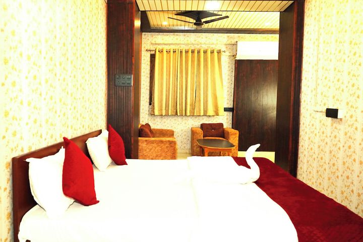 Room 18 of 36