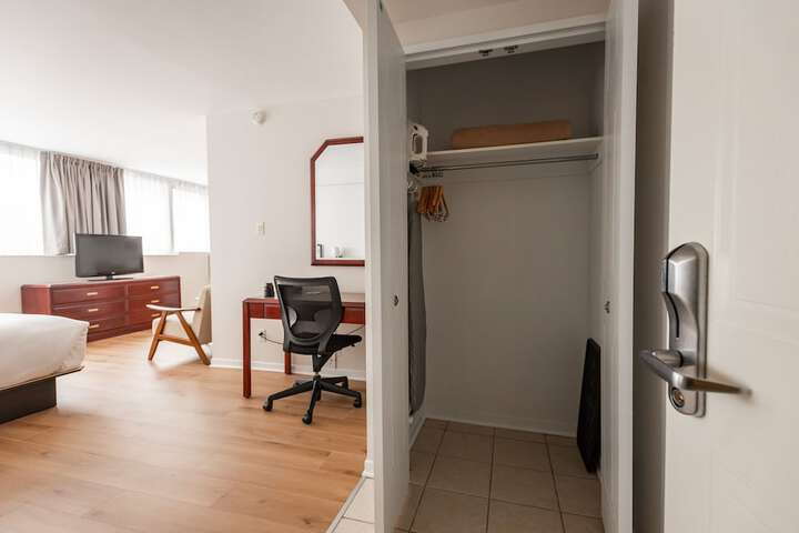 Room 10 of 52