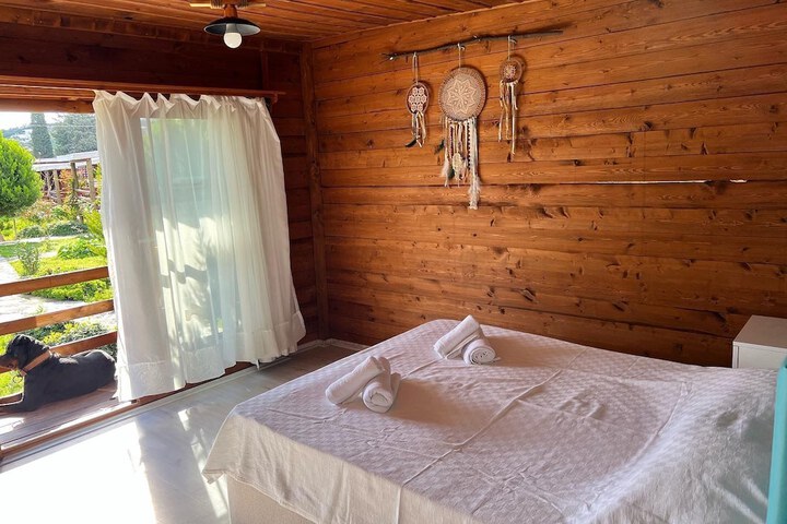 Room 2 of 26