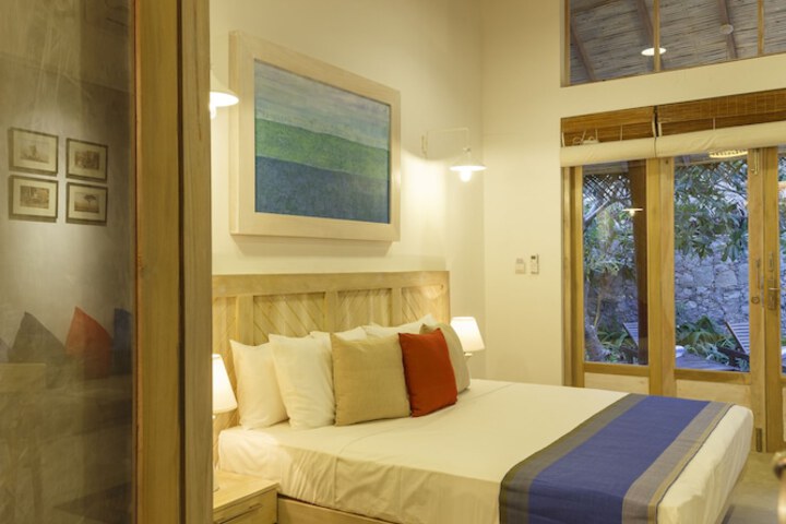 Room 4 of 11