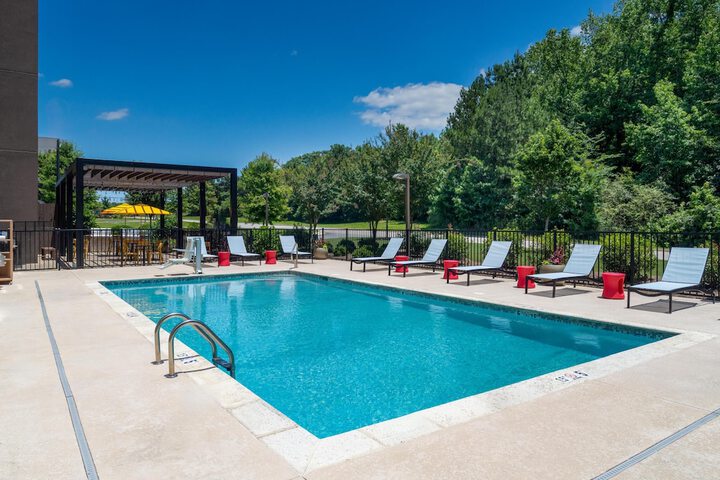Pool 24 of 37