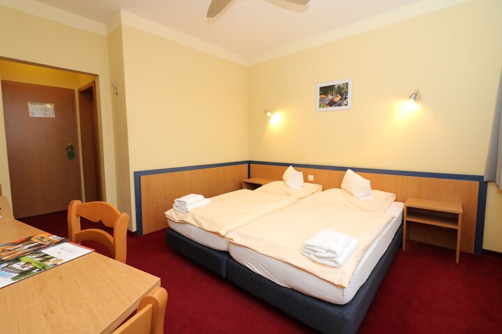 Room 14 of 71