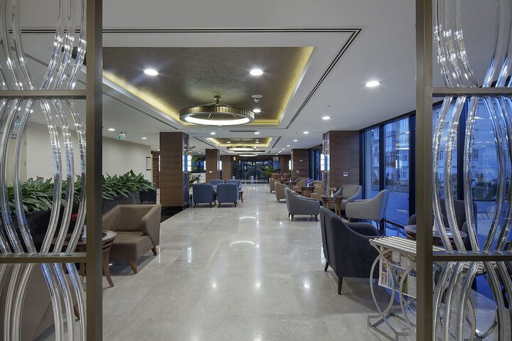 Entrance & Lobby