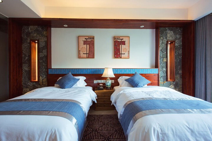 Room 33 of 111