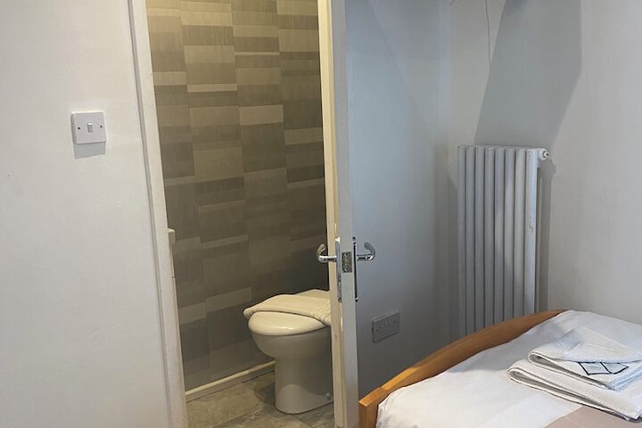 Room 12 of 28