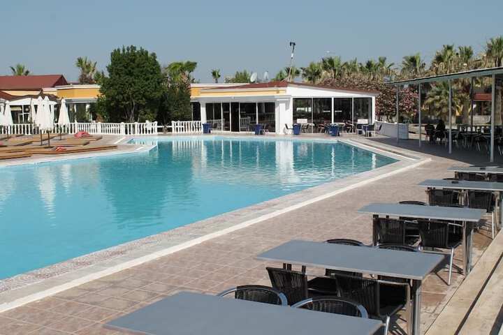 Hotel Pool