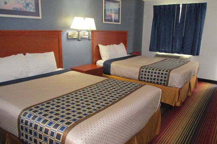 1 Queen Bed (14 of 26)