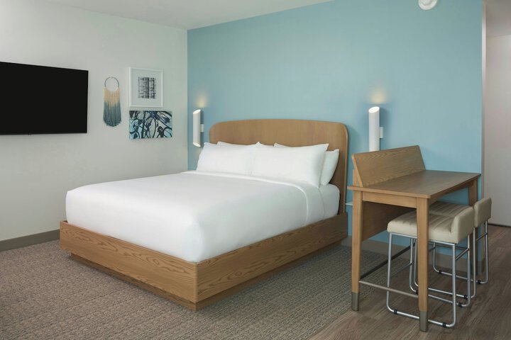 Room 32 of 63