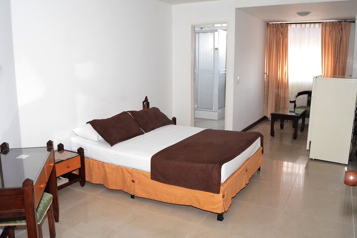 Room 9 of 18