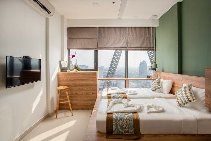 Room 10 of 115