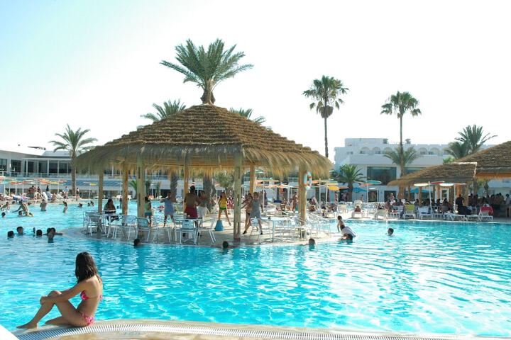 Pools & Facilities