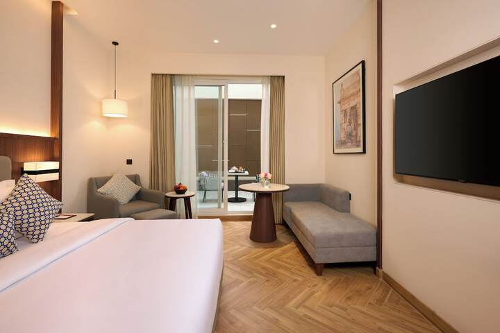 Room 6 of 71