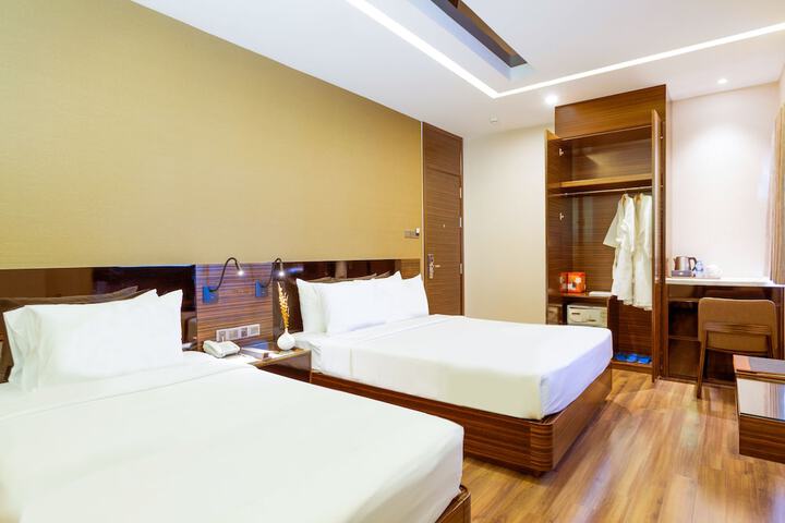 Room 16 of 62