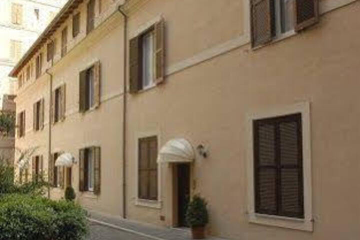 Hotel 6 of 7