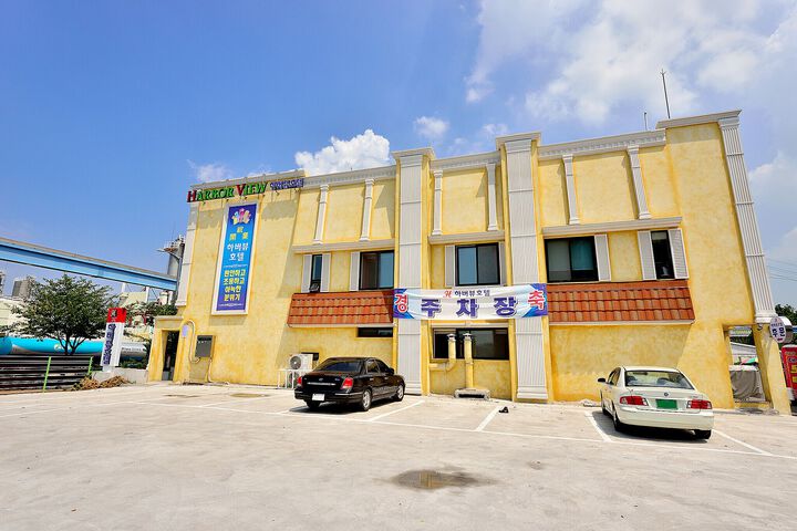Hotel 3 of 65