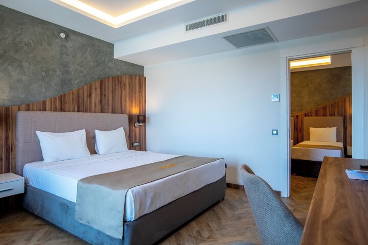 Room 44 of 159
