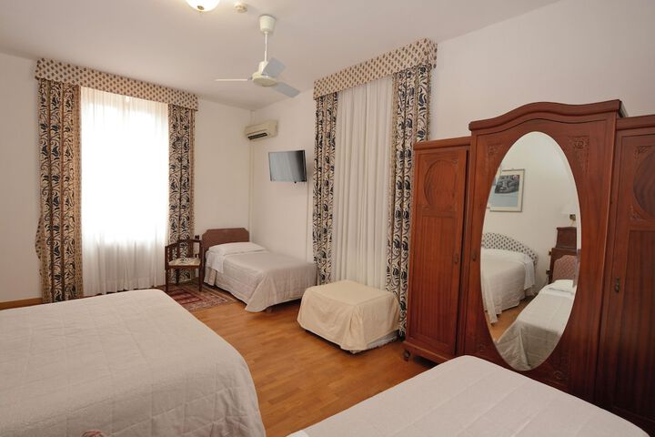 Room 18 of 46
