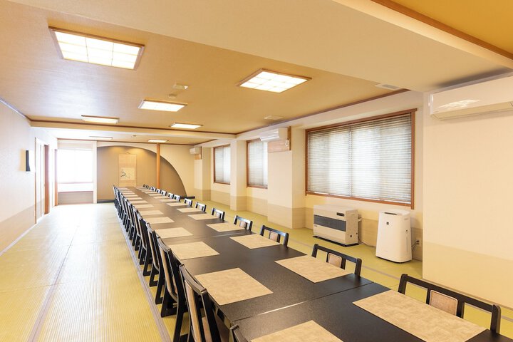 Ballroom/Hall 83 of 91