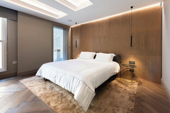 Room 3 of 9
