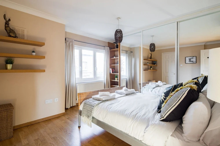 Room 3 of 20