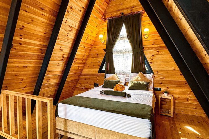 Room 3 of 20