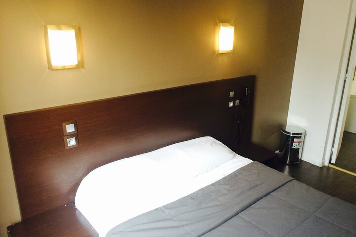 Room 11 of 36