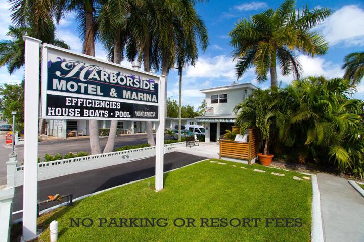 Exterior of Harborside Motel & Marina